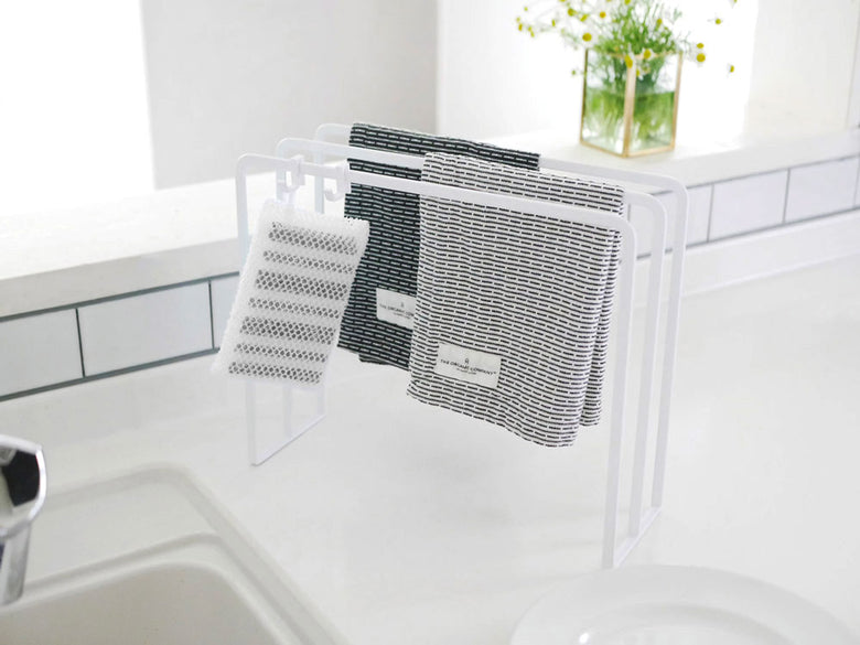 YAMAZAKIのタワー型布巾ハンガー、スチール製2フック付き