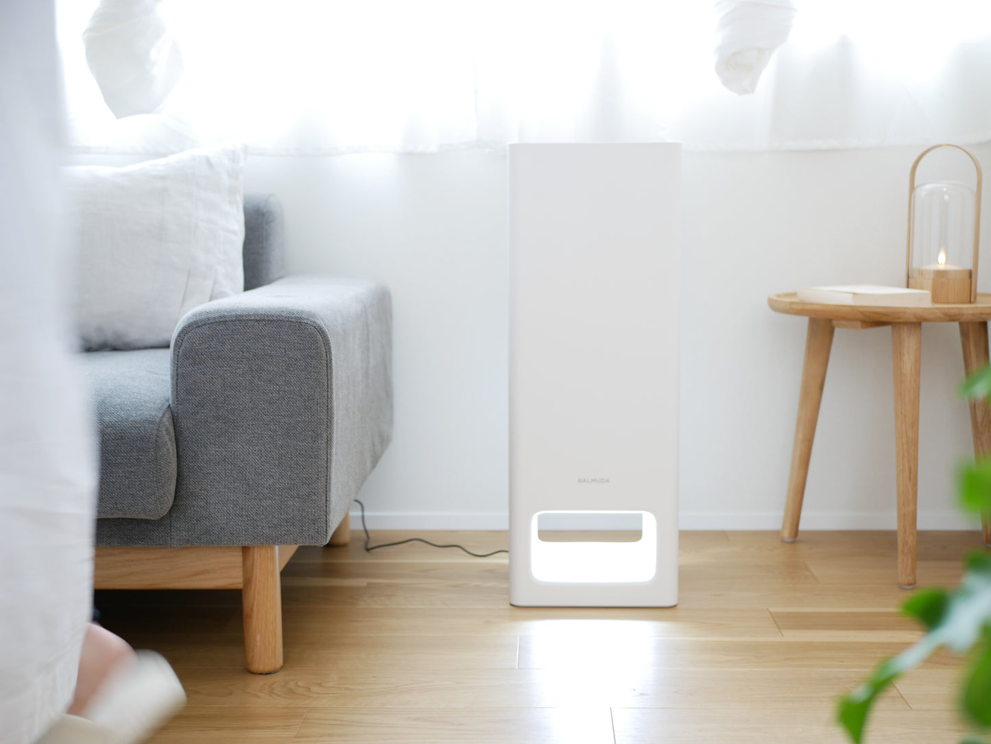 BALMUDA The Pure 空気清浄機のスタイリッシュな外観