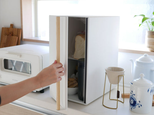 toscaホワイトのスリムブレッドケース