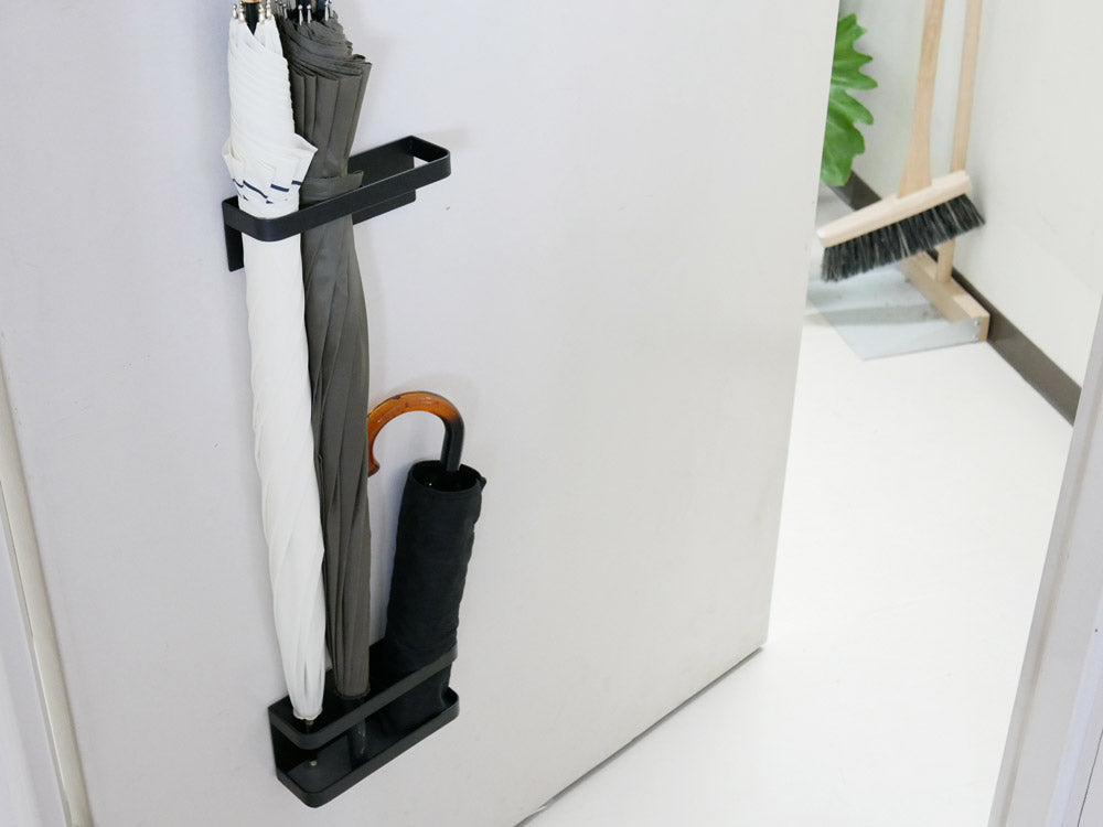 YAMAZAKI製ホワイトタワー型マグネット傘立て