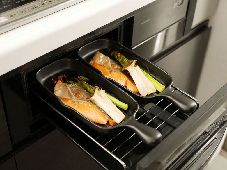 トウジキトンヤ製日本産萬古焼グリルプレートのハーフタイプとスクエアタイプの写真