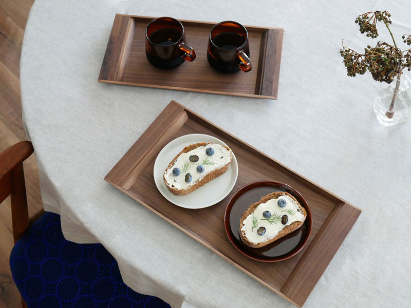 KINTOのセピア色ウォルナットノンスリップトレイ