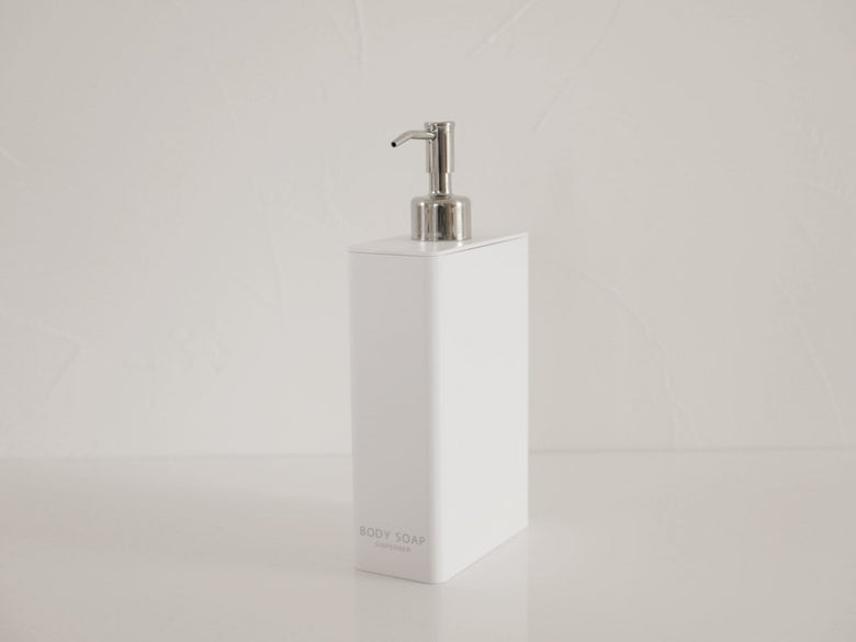 スクエアタワー型ツーウェイディスペンサーとボトル