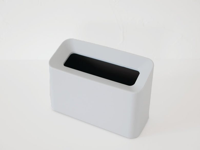 ブラウンのプラスチック製コットントラッシュ