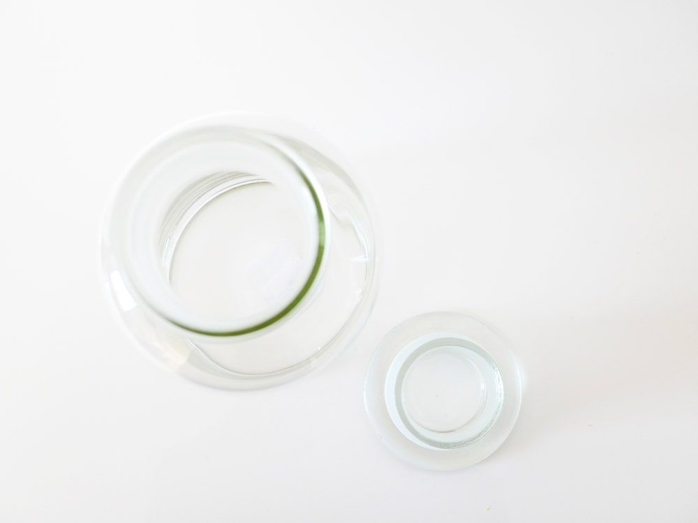 透明なガラス製メディシンボトル