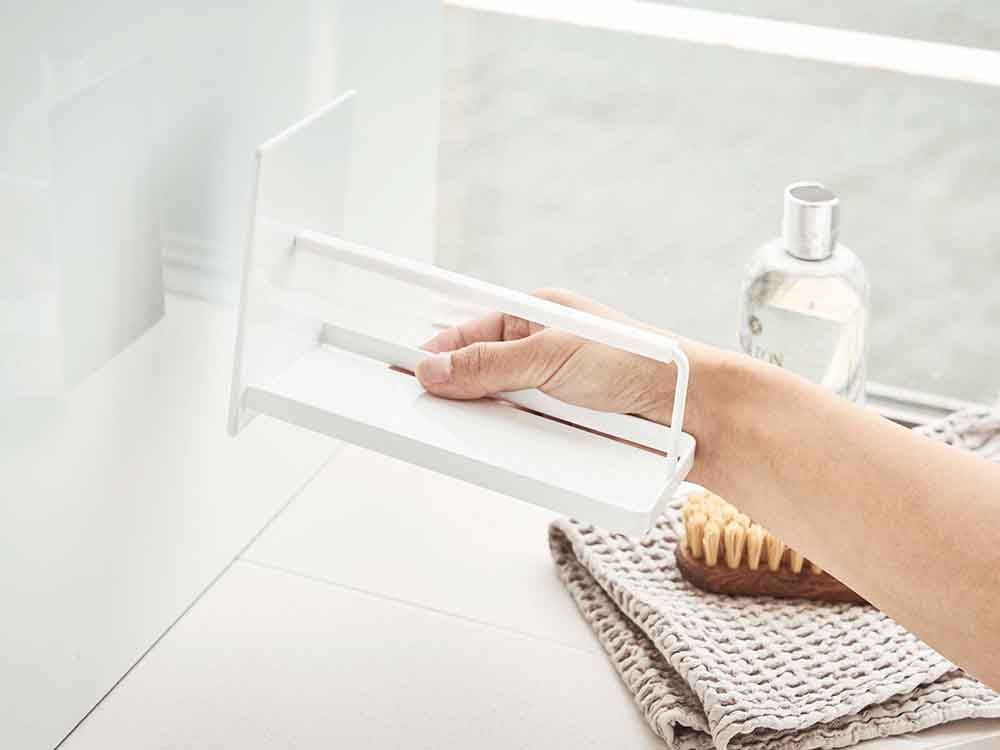 YAMAZAKI/towerのマグネットバスルームスマホスタンド