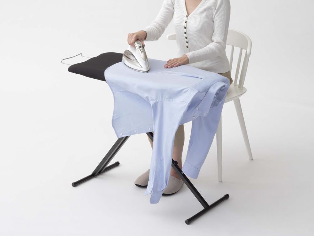 YAMAZAKIタワー軽量スタンド式アイロン台とアイロン、リネン