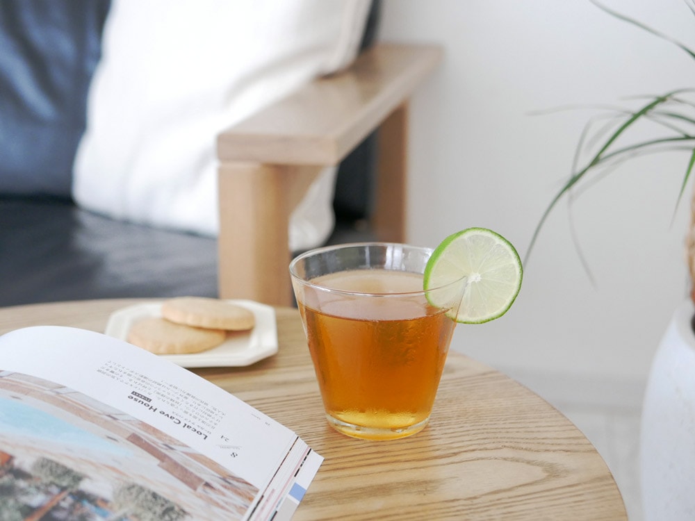 Horn Pleaseのリューズガラス ティーグラス、リサイクルガラス製で250mlと150mlの二つのサイズが並んでいる