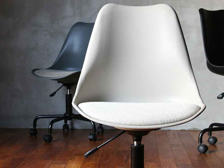 グレーとシルバーのデザインオフィスチェア