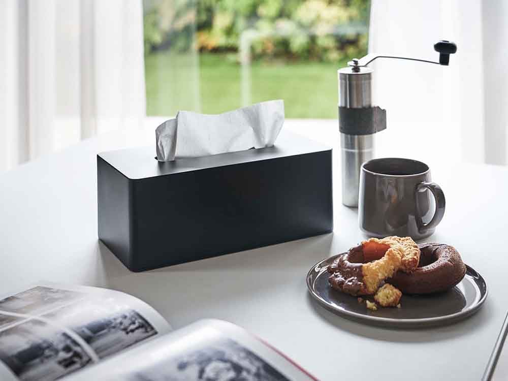 YAMAZAKI/towerの銀色マグネットティッシュケース