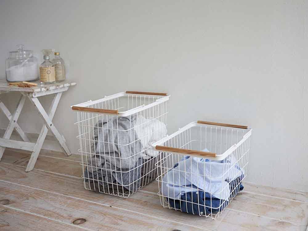 Yamazakiタワーのランドリーワイヤーバスケット。スチール製で洗濯物を収納するための家庭用バスケット。Mサイズ（約41×30×26.5cm）とLサイズ（約41×39×26cm）が選べます。