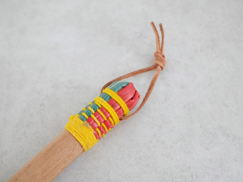 オレンジのロープと結び目が特徴のブルーム