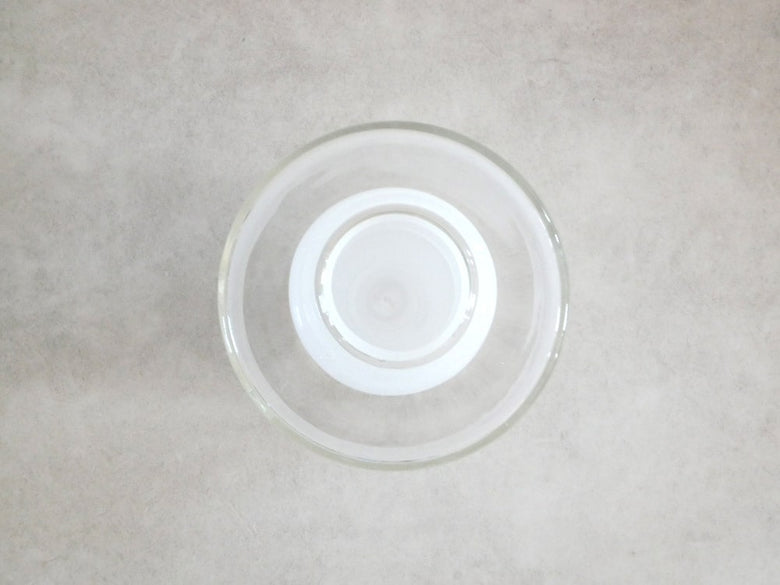 POSH LIVING製ガラスとシルバーのフロートベース、テーブル用のサーブウェア