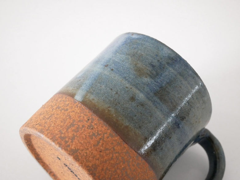 adepecheのOTOHA陶器マグカップ