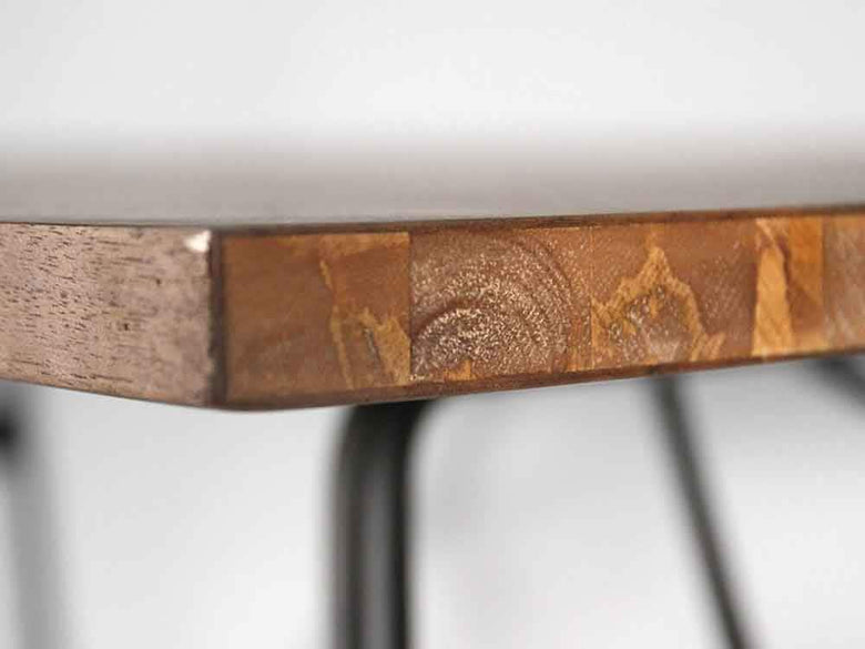 アデペシュのブラウン無垢材ダイニングテーブル