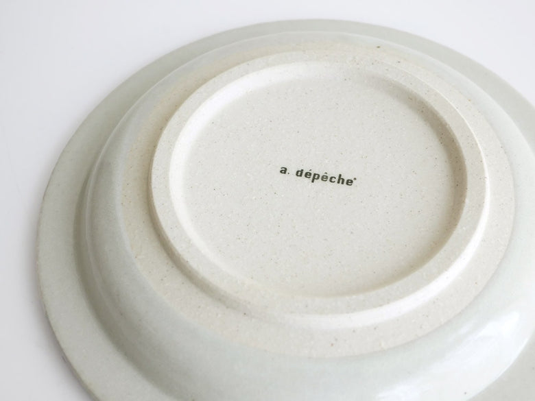アデペシュ「私のプレート」白い丸型陶器皿