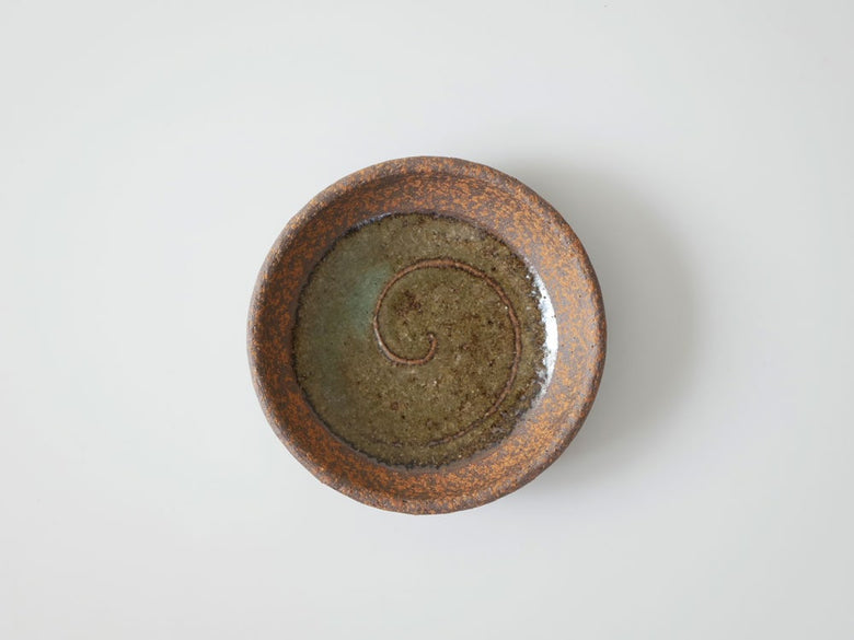 アデペシュの手作り茶色陶器豆皿