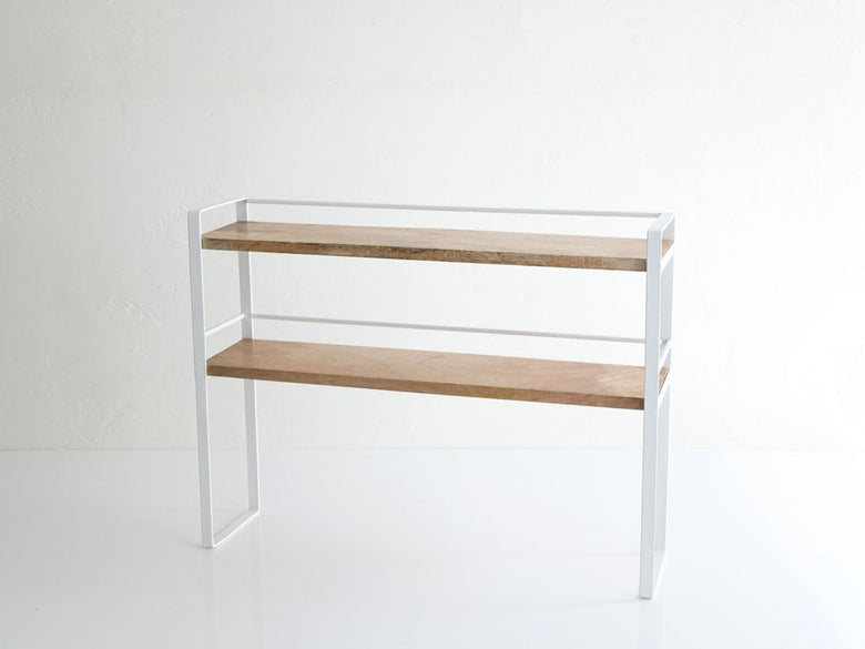 POSH LIVINGのマルチラック、マンゴーウッドとアイアン製。