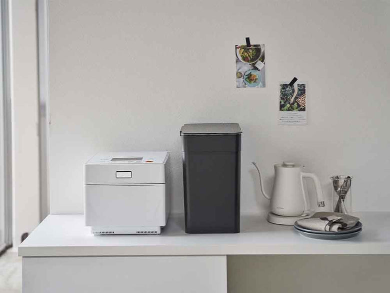 YAMAZAKIタワー密閉米びつと計量カップ