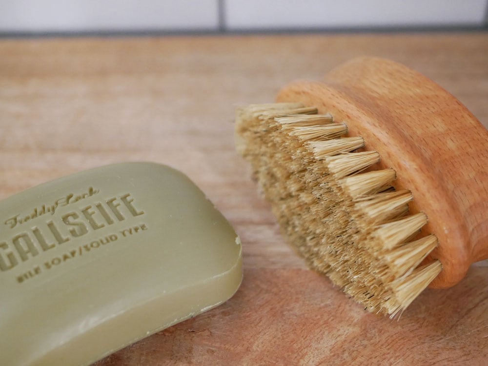 FREDDY LECKガルザイフェ石鹸とブラシ