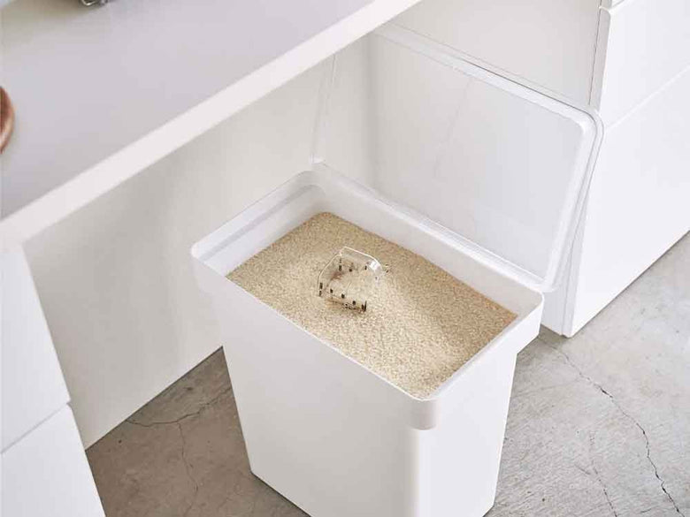 YAMAZAKI towerの密閉プラスチック米びつと蓋