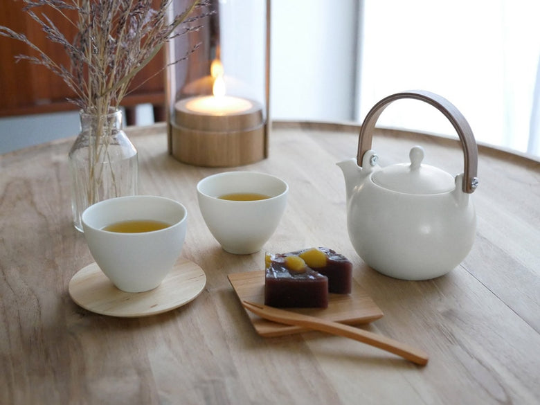 山桜製陶器のティーポットとカップのセット