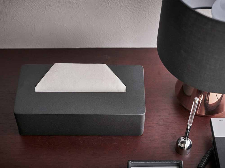 YAMAZAKIトスカの銀色タワー型ティッシュボックス