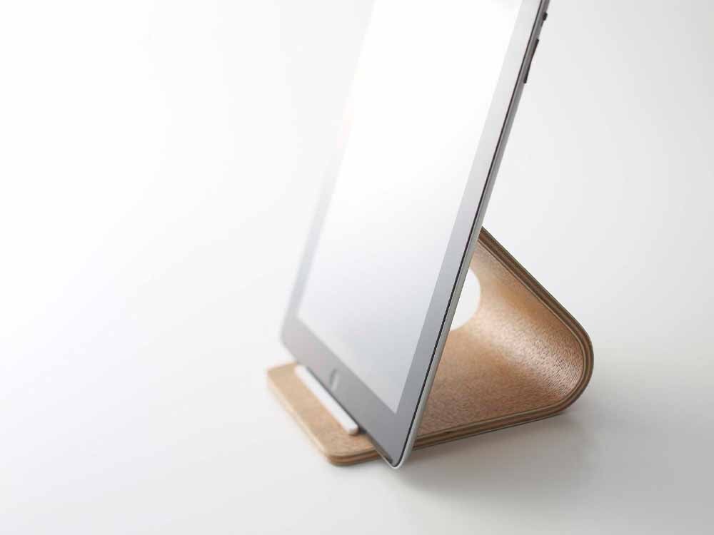 YAMAZAKI/RINの木製タブレットスタンド