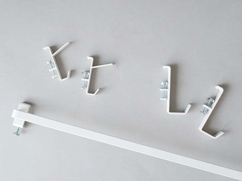 銀色のtower室内用物干しフック2個セット