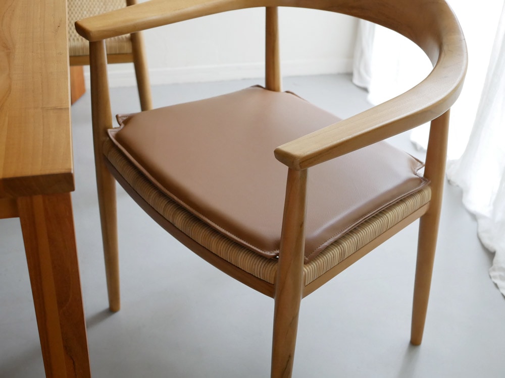 サンフラワーラタンのIDENTITYダイニングクッション