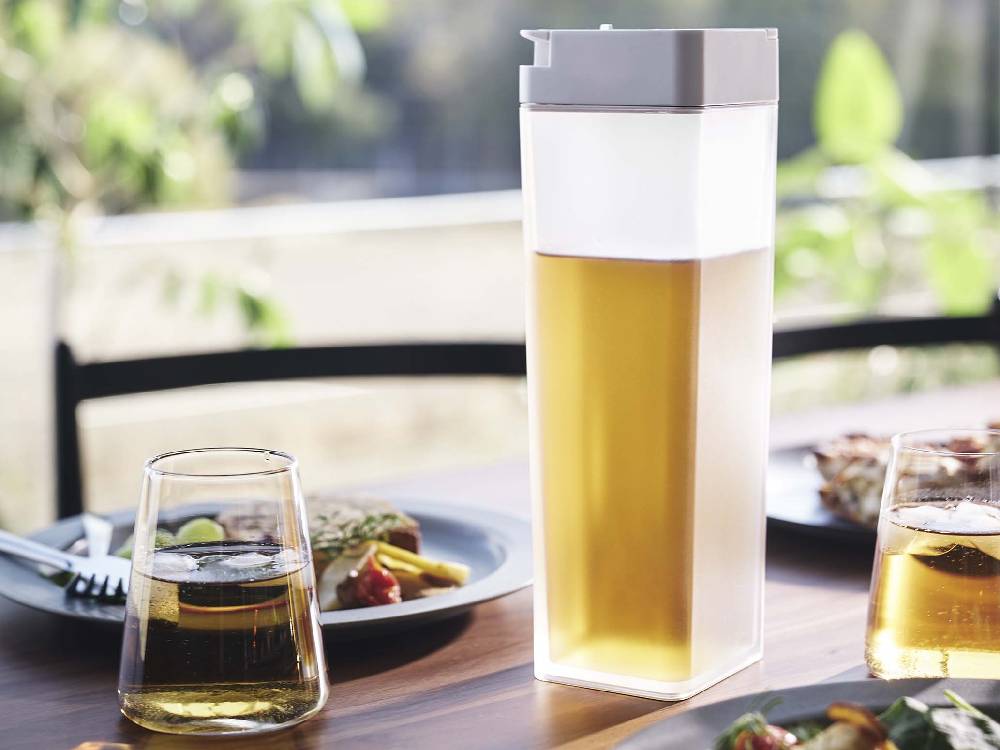 黒い「tower」倒して置ける冷水筒