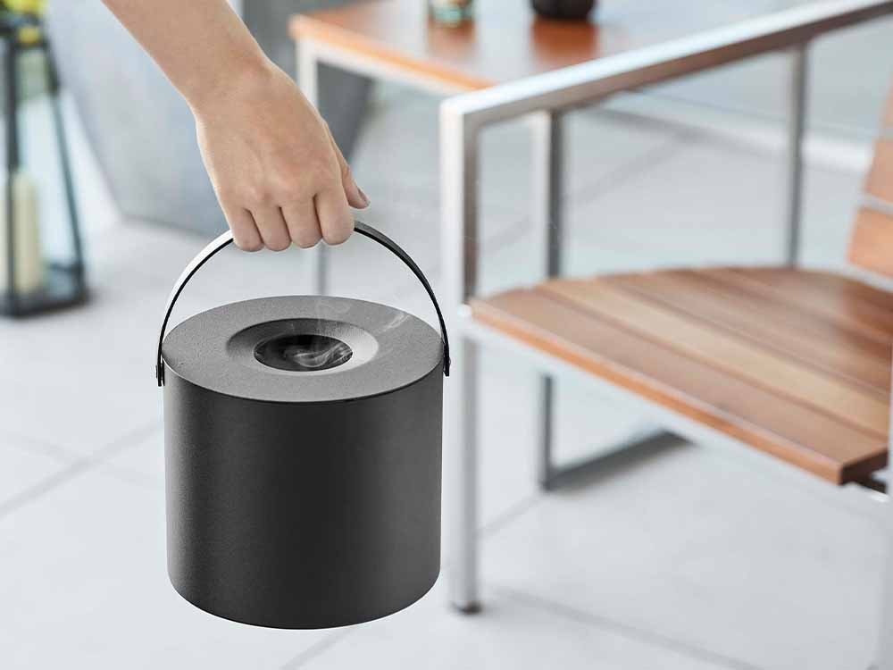 銀色のタワー蚊取り線香収納ポット