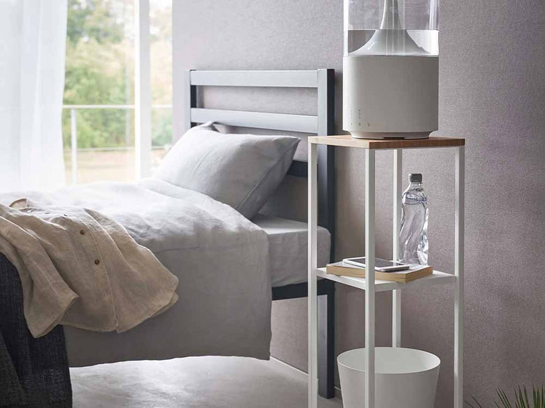 Yamazaki製tower加湿器スタンドのスチールと竹のデザイン