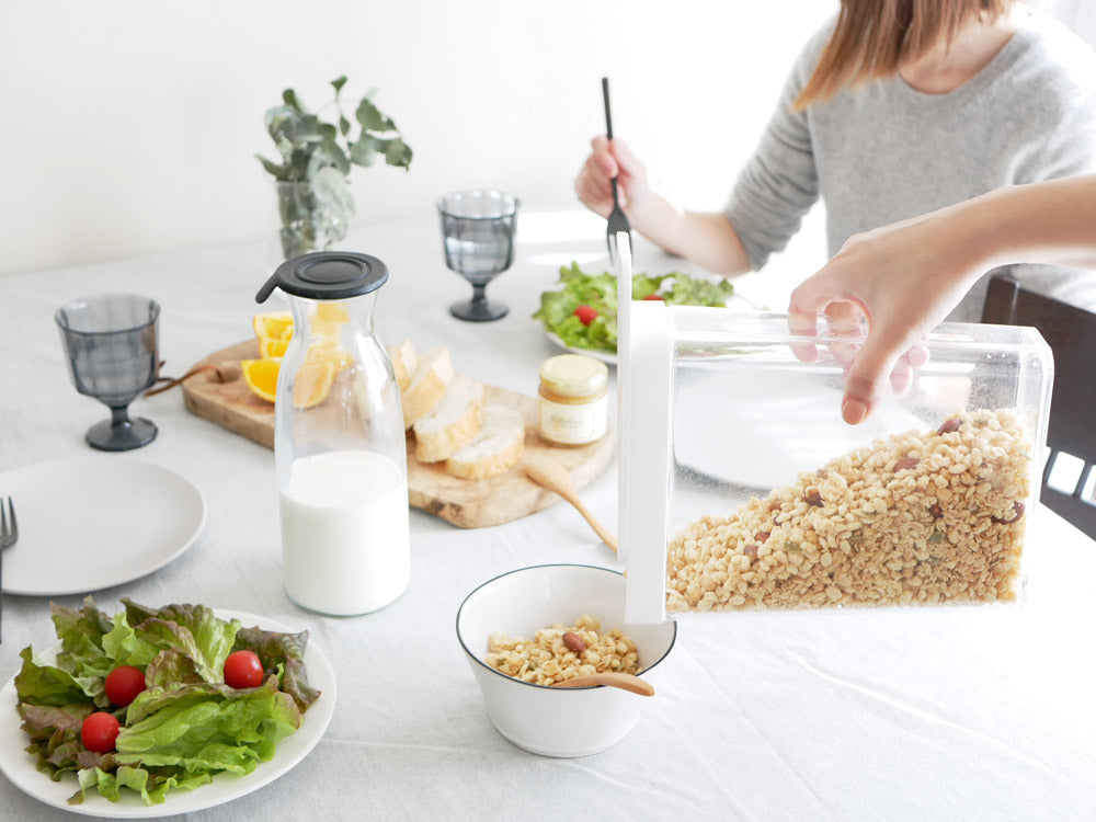 タワー製ドライフードストッカー