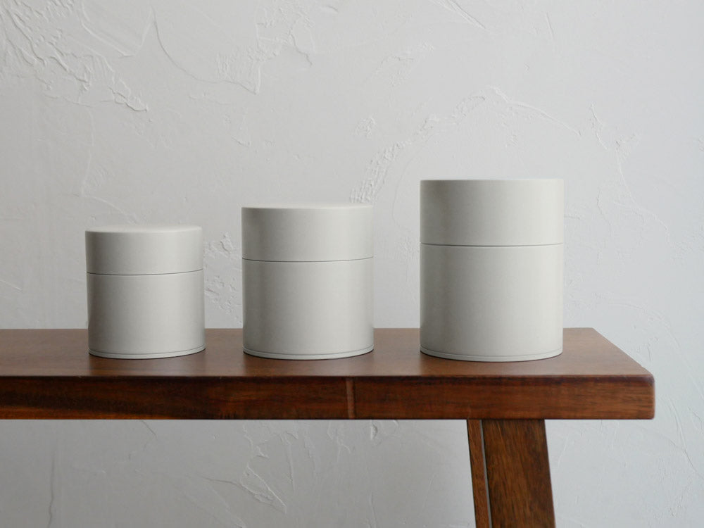 SALIUのブリキ茶缶と天然木の茶さじセット