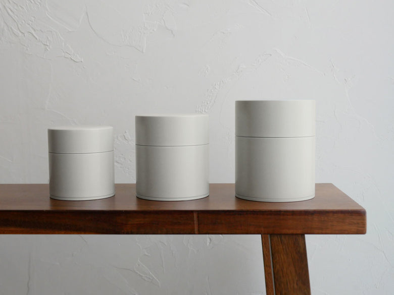 SALIUのブリキ茶缶と天然木の茶さじセット