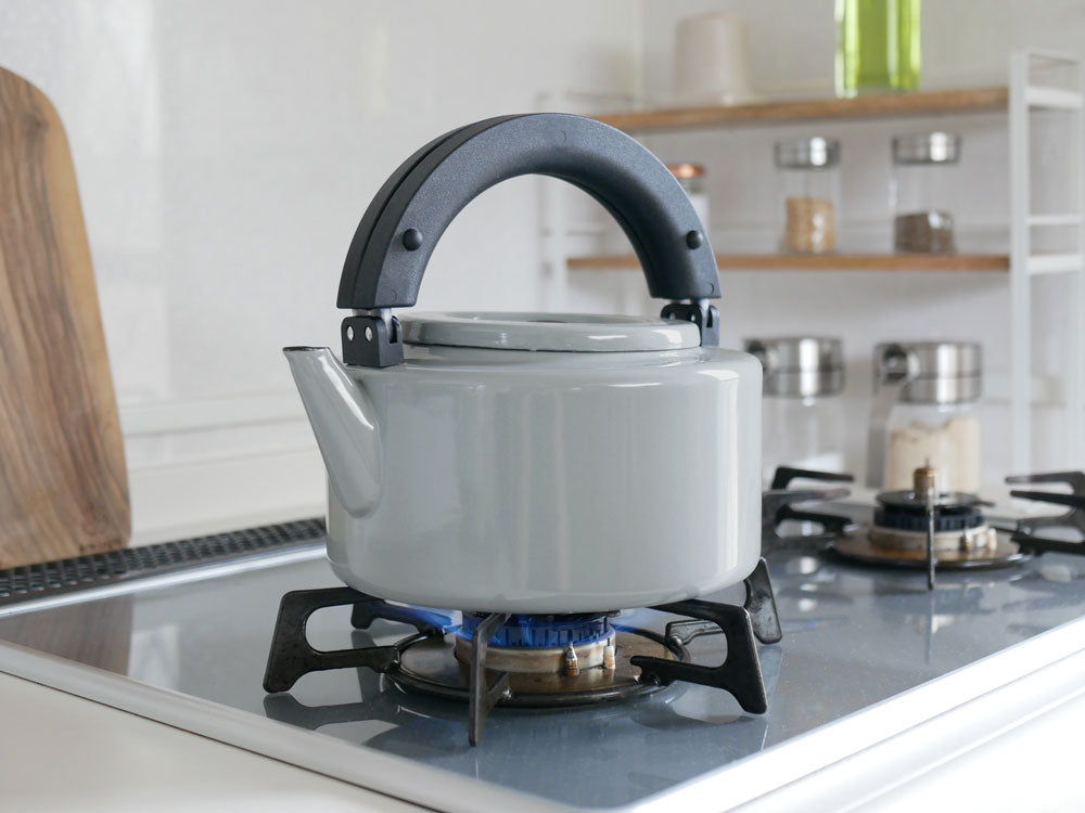 CB JAPANのホワイトフラットステンレスケトル