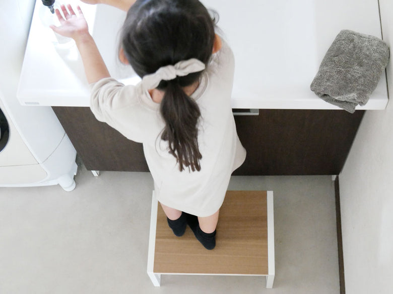 スチールと木製のtower踏み台