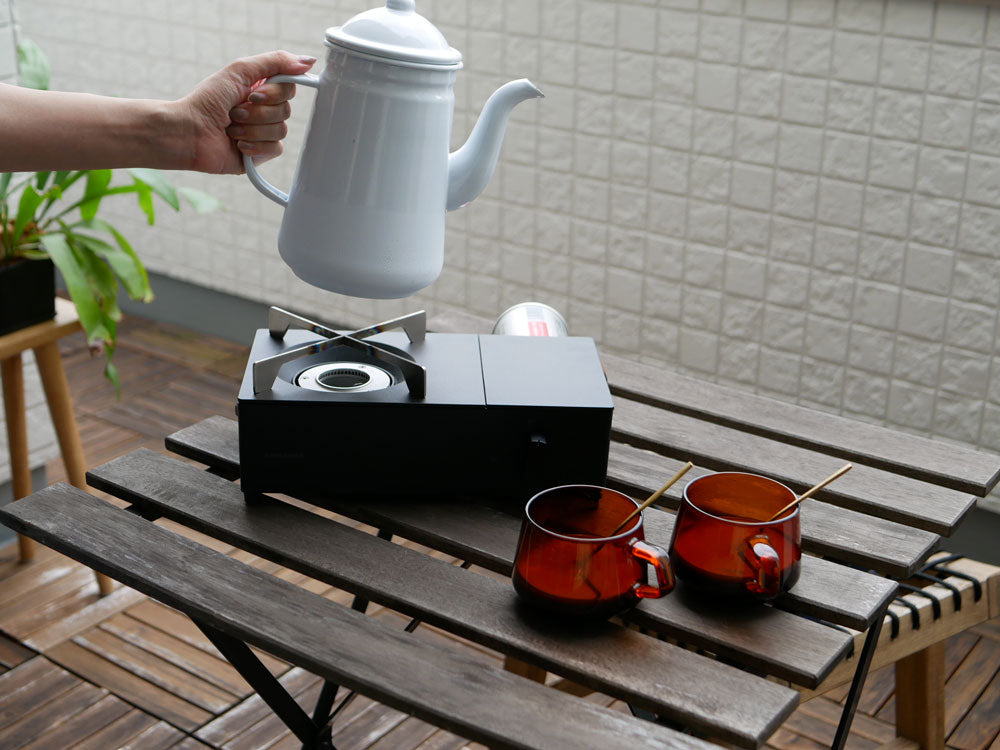 アマダナのガスボンベ、直径6.6×高さ19.5cm