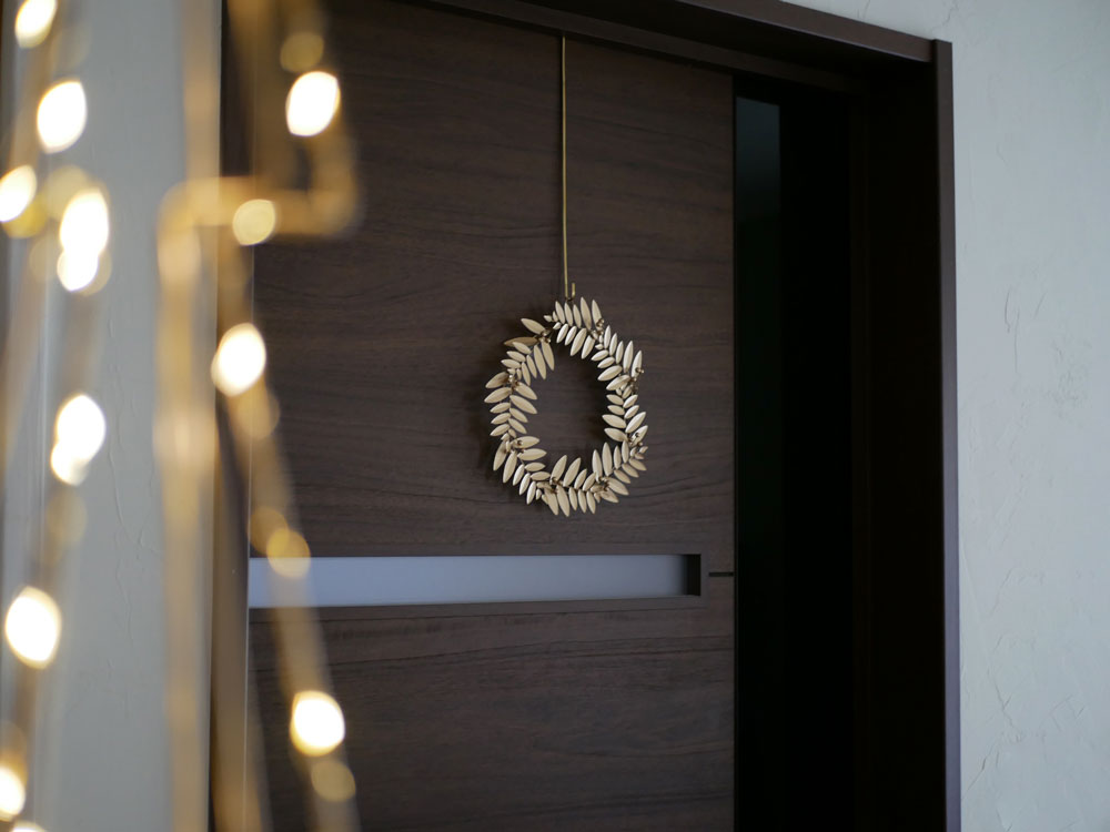 Horn Please製ブリキワイヤーガーランドの飾り