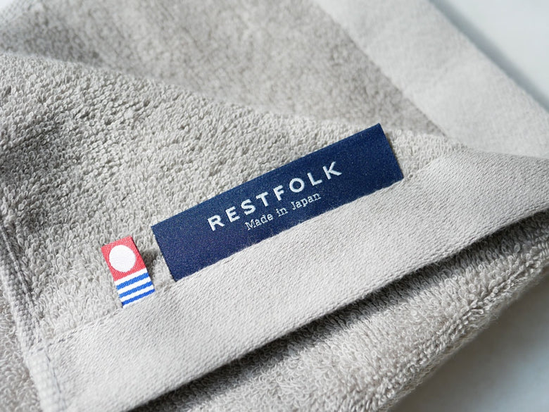 REST FOLKレストフォークの綿100％プラシッドバスタオル。サイズ約60cm×120cm、日本製