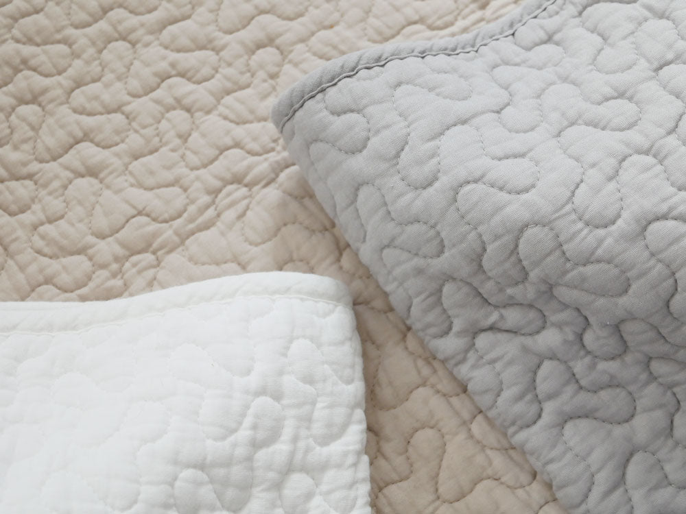 萩原インテリアのイブルキルティングラグ