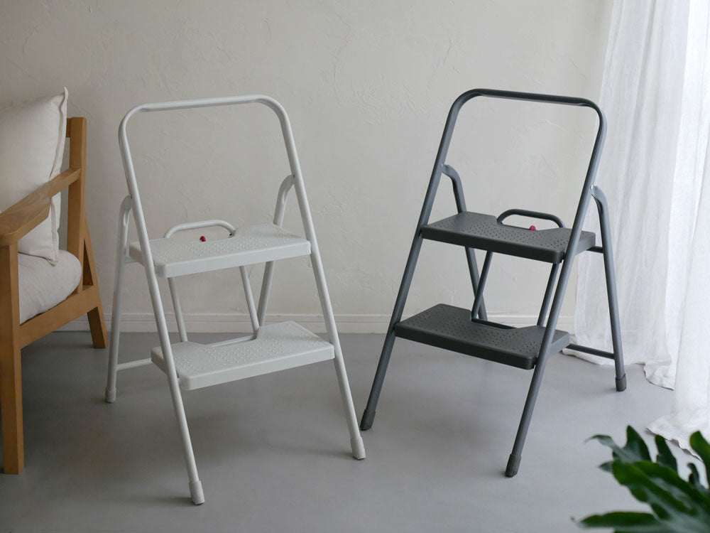 CB JAPANの3段折りたたみステップ