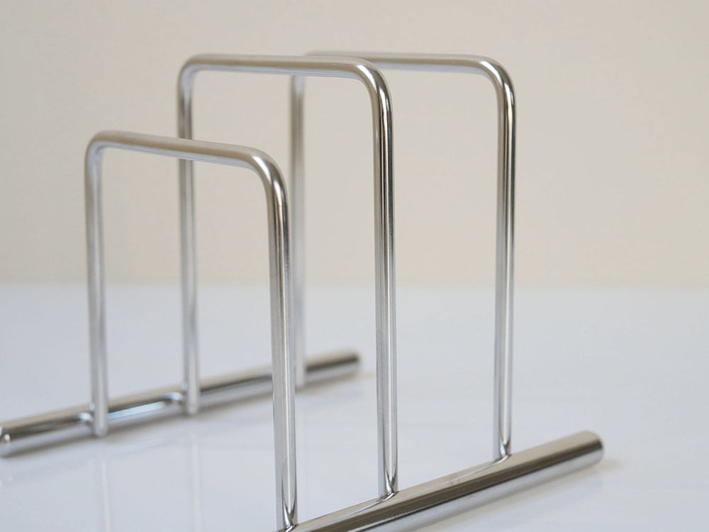 SALUSセイラスの銀色18-8ステンレス製デイリーまな板スタンド