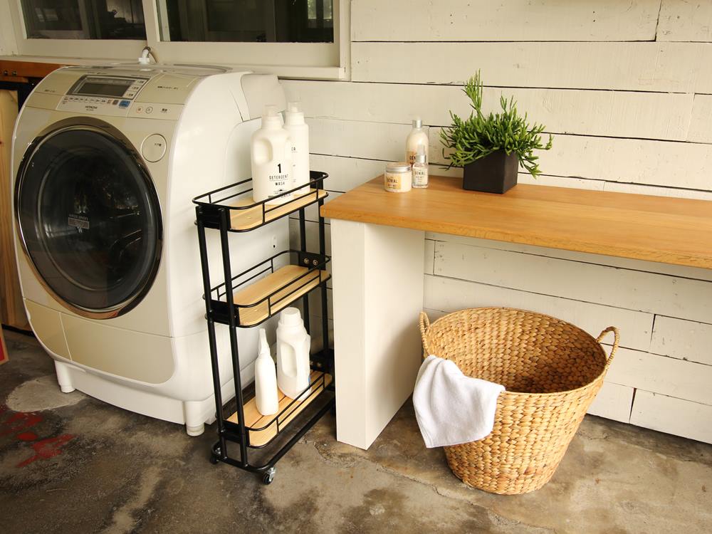 スチールと木材を使用したスリムワゴン