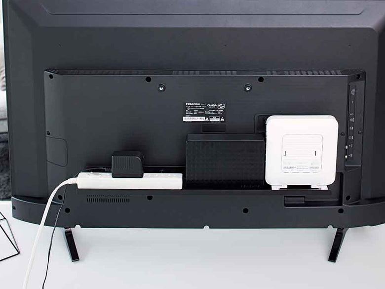 テレビ背面に取り付けるYAMAZAKIスマート裏ラック