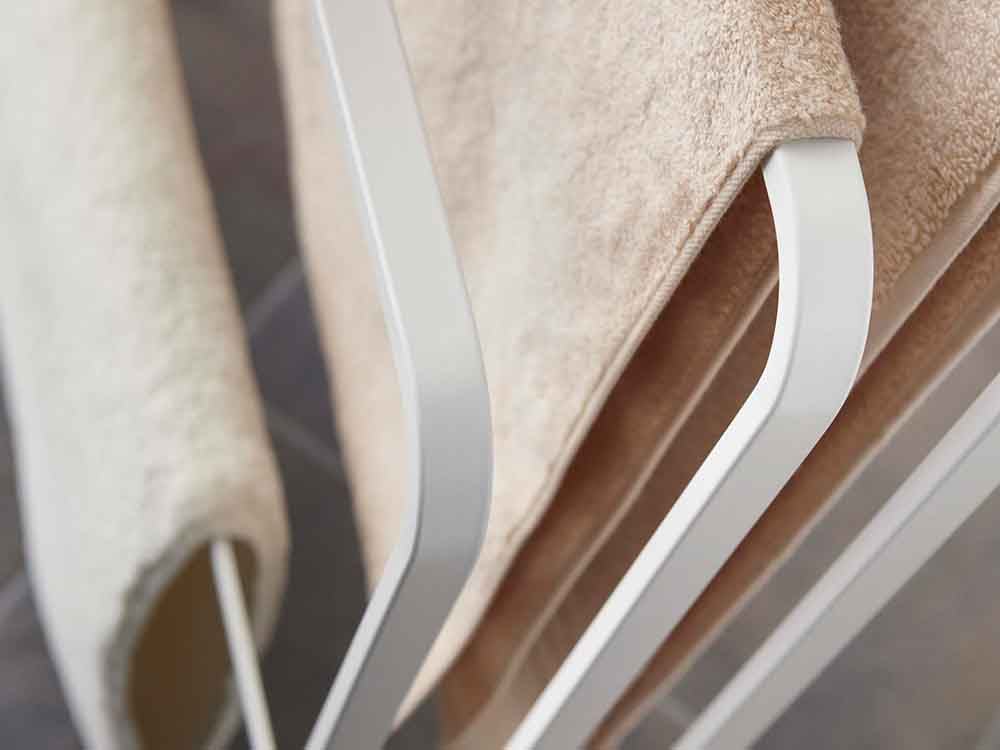 木製タワー3連バスタオルハンガー