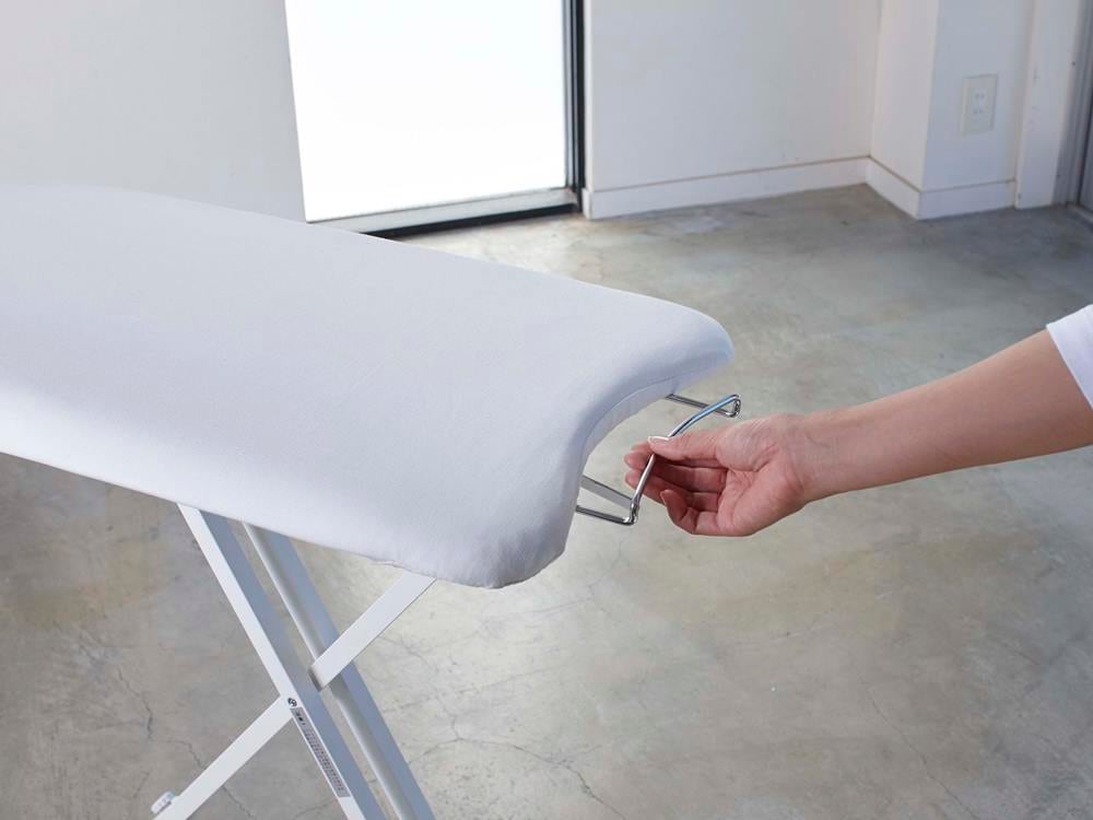 スタンド式タワーアイロン台とリネン