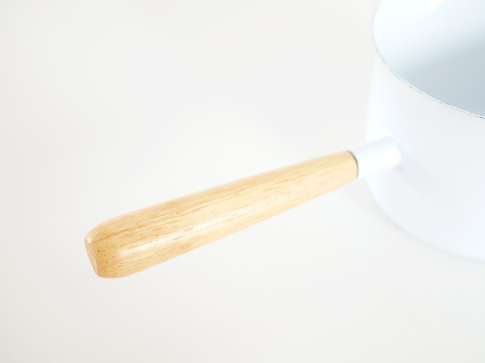 ポッシュリビングのホーロー製ミルクパン