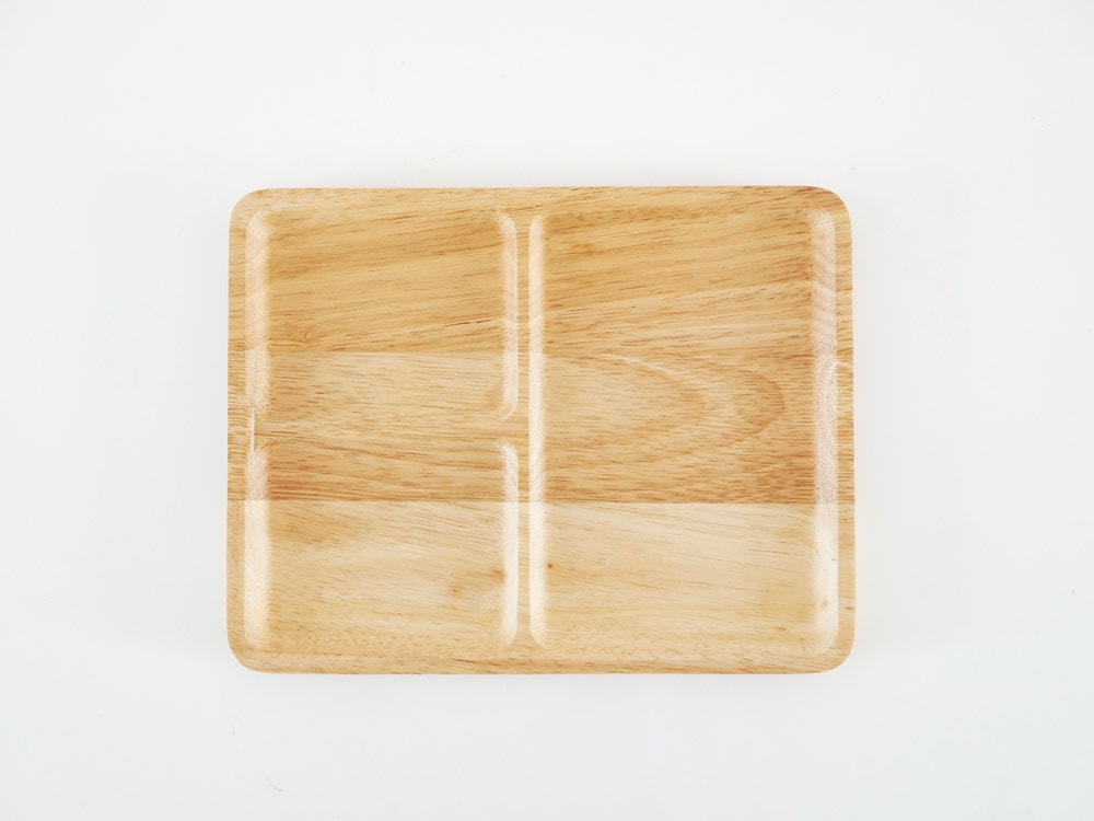 木製トレイに置かれたACACIAカフェプレート